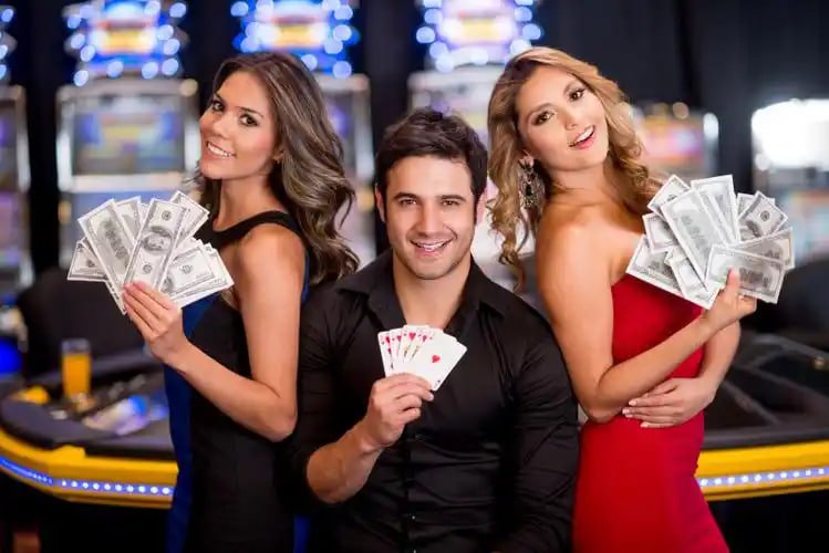 Sode108 VIP Live Casino Table — Myanmar ကစားသမားများ Exclusive Baccarat VIP Room တွင် ကစားနေသောမြင်ကွင်း